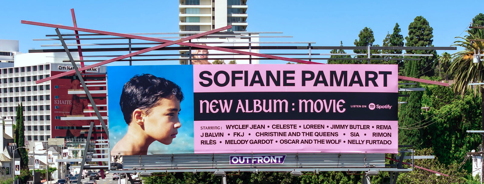 Panneau publicitaire de l’album MOVIE de Sofiane Pamart sur un boulevard de Los Angeles