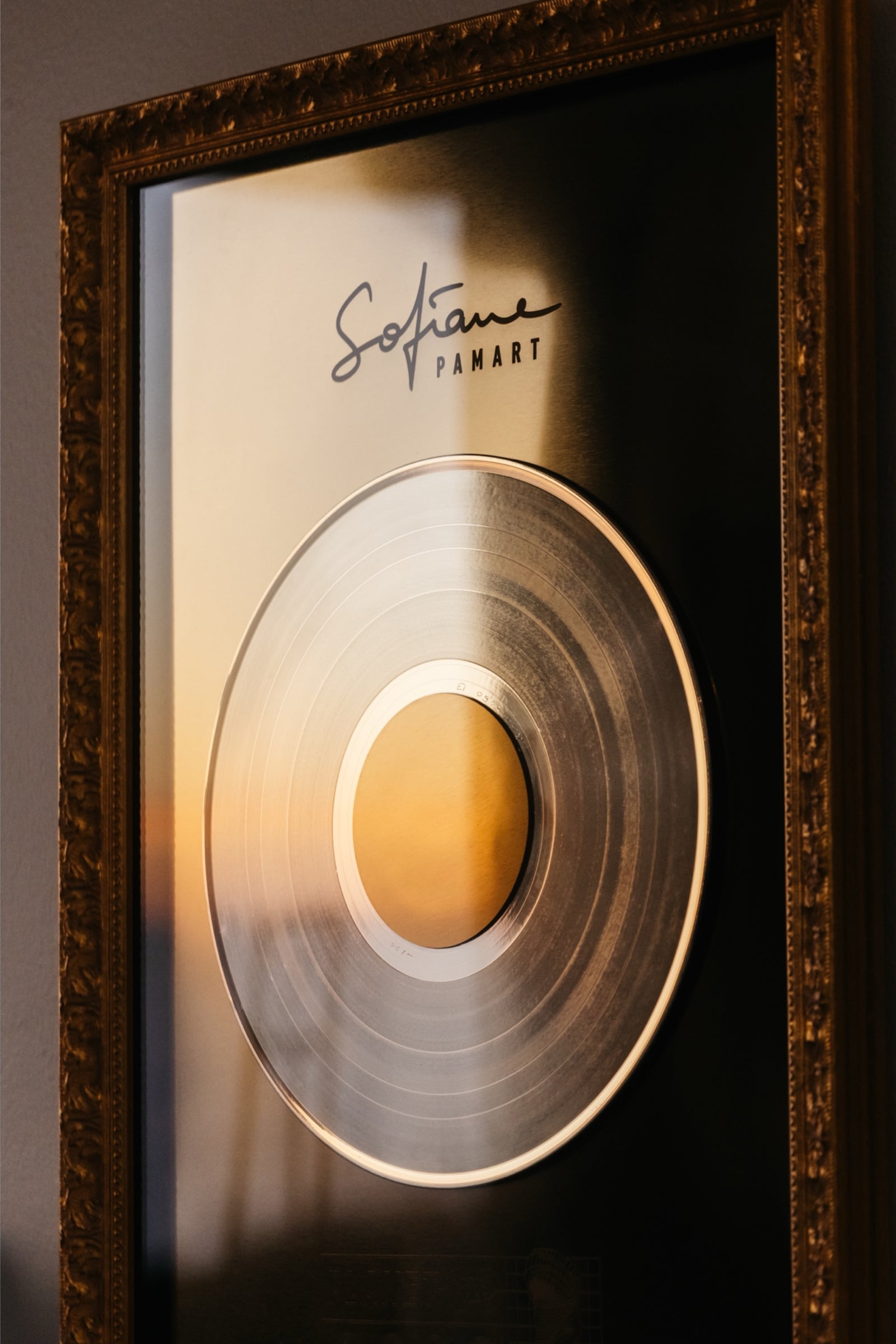 Disque de platine encadré de Sofiane Pamart