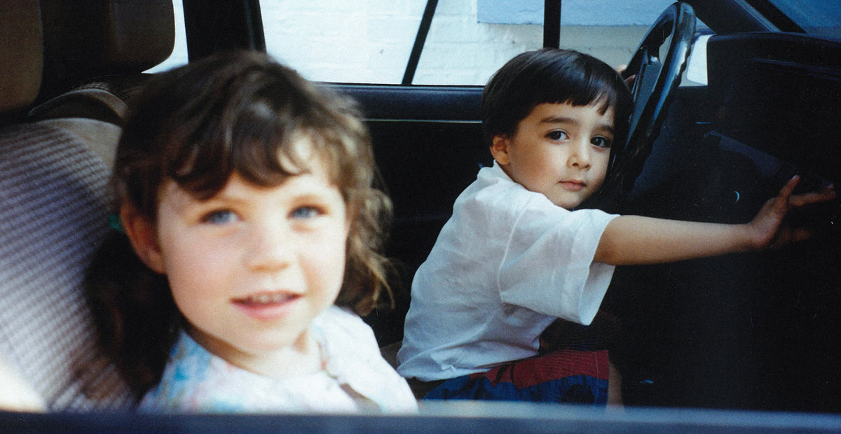 Sofiane Pamart enfant à l’arrière d’une voiture, photo d’archive prise par son père